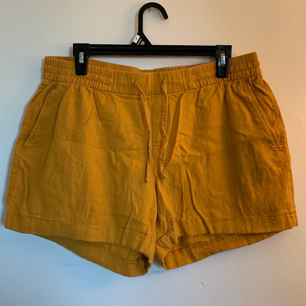 Old Navy • Size L • Canvas Short